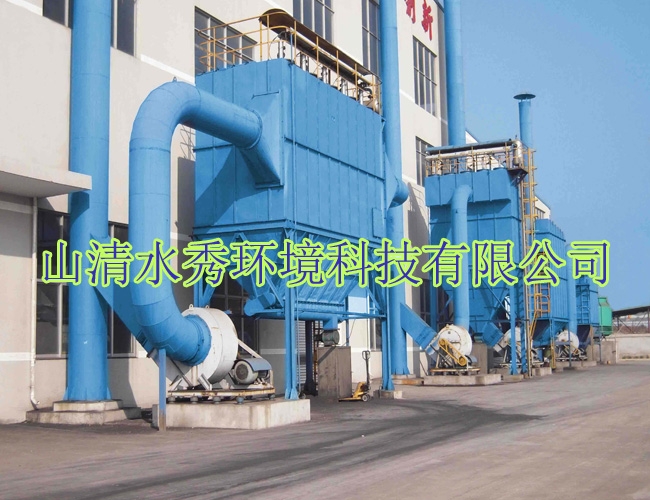 客戶定製的沉流式濾筒除塵（chén）器已安裝好